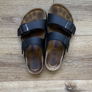 Birkenstocks women’s black side footbed